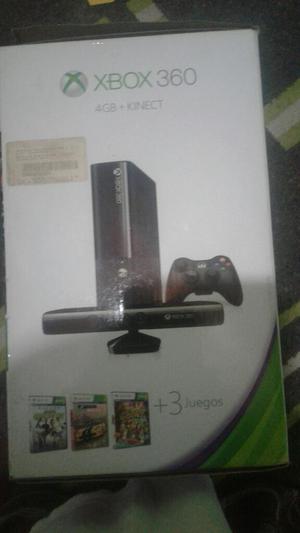 Vendo Xbox 360 Nuevo con 2 Mandos