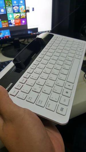 samsung galaxy tab con todos sus accsesorios y teclado