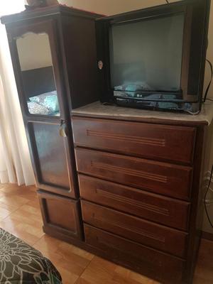 Ropero de Madera