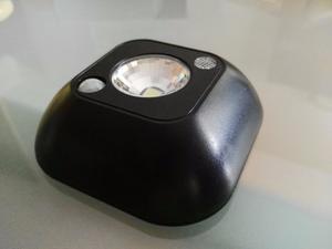Mini Luz Led Con Sensor De Movimiento Y De Iluminacion Negro