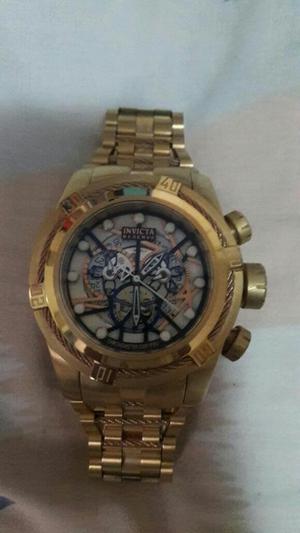 Reloj Invicta Dorado