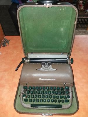 Antigua Maquina de Escribir Remington