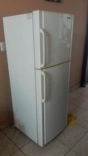 REFRIGERADORA