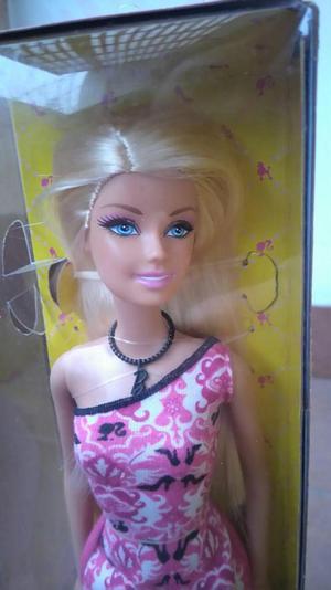 Muñeca Barbie nueva en caja