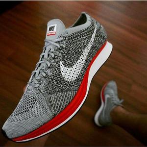 Nike Flyknoñit Racer Talla 42