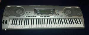 Teclado Casio de 6 Octavas