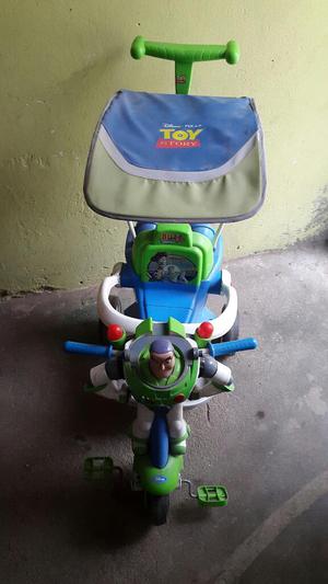 Triciclo de Buzz Lightyear