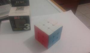 Vendo un cubo de Rubik original