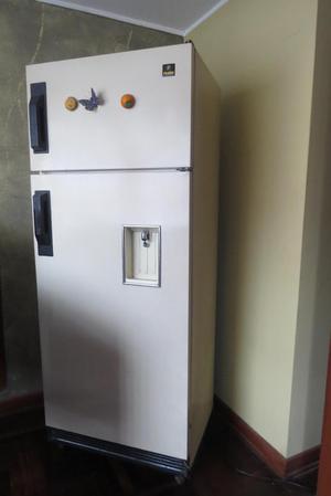 SE VENDE REFRIGERADORA