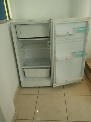 Refrigeradora Chica Mabe