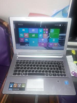 Laptop Lenovo I5 8ram gb Disco Duro