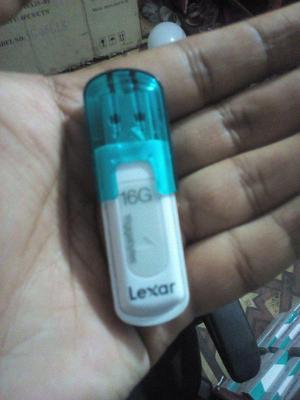 USB 16 GB LEXAR