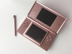 Nintendo DS lite rosado metalico en buen estado de