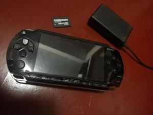 PSP flasheado con memory stick pro duo cargador y bateria