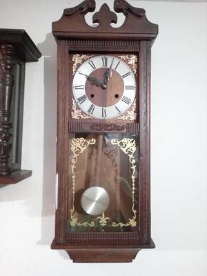 Antiguo Reloj De Pared, Muy Bien Conservado. Funcionando.