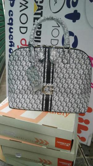 Cartera Guess