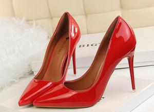 stilettos color rojo taco 11 talla 38.5 precio 125 soles