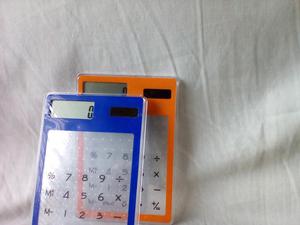 Calculadora Transparente Sin Pila, Usa Luz Solar O De Focos.