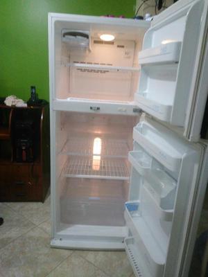 Refrigeradora Lg Operativa Color Blanca.
