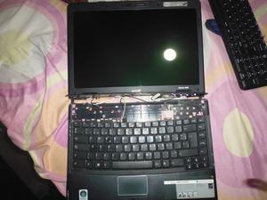 vendo pantalla y teclado laptop acer