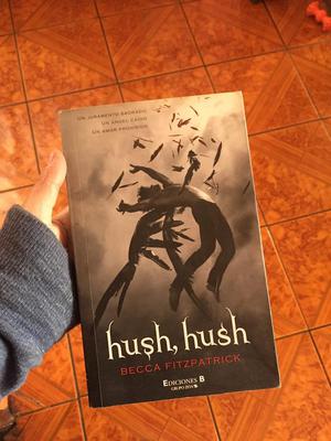 Libro Hush - Hush Original
