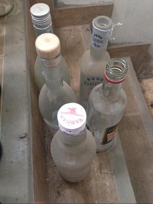 Botellas Transparentes de Vino Y Pisco