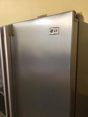 Refrigeradora LG dos puertas con ice maker