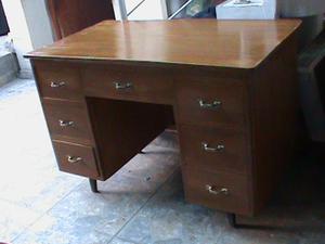 escritorio de pura madera