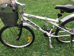 Bicicleta Fox Blanca con canasta