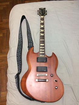 Vendo Guitarra Eléctrica ESP LTD Viper 300M