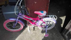 bicicleta para niña barbie en buenas condiciones