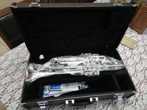 vendo trompeta nueva YAMAHA YTR  PALTEADA JAPAN
