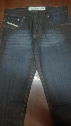 jeans negro marca DIESEL talla 28