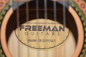 Guitarra Electroacústica Freeman