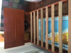 JUEGO DE Dormitorio Massini Tarima de madera con dos cajones