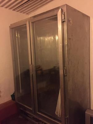 Refrigeradora Exhibidora de Acero