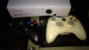 Xbox 360 Modelo Slim + 02 Mandos + Kinect + 02 Baterias