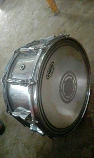 Vendo Tarola Mapex con Parches Evans