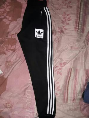 Vendo Buso Adidas Talla sgrande