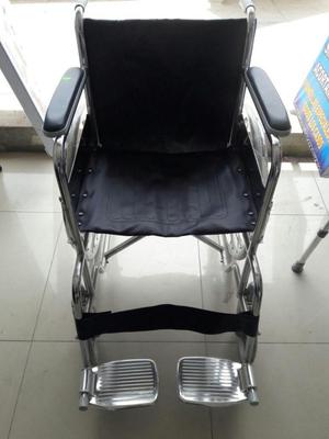 silla de ruedas para inválidos en blanco