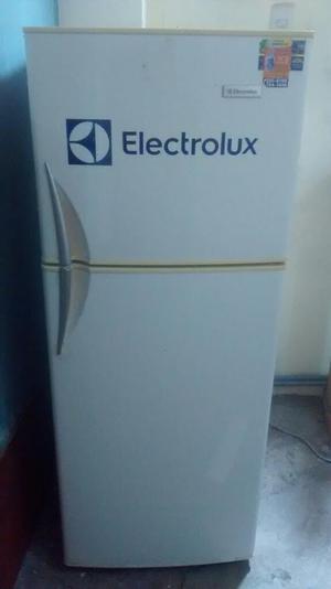 Refrigeradora Electrolux Conservad Rmato