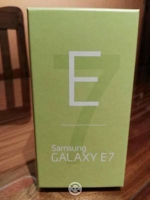 Remato Samsung E7 en Caja con detalle