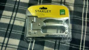 Lanza Grapas Stanley