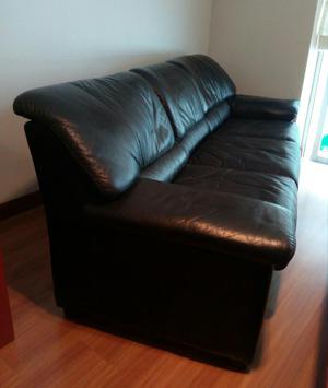 Sofa de Cuero Negro