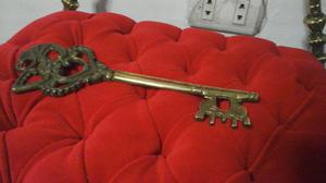 Llave Antigua de Bronce