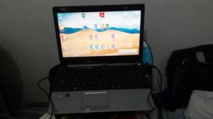 Laptop Toshiba Plateada Nueva