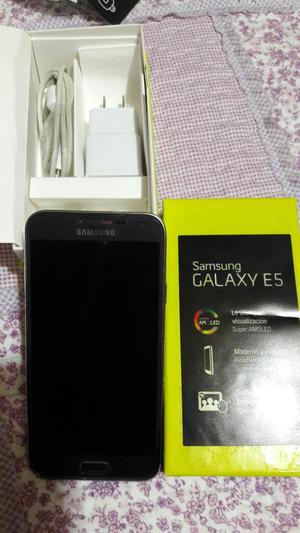 Celular Samsung E5