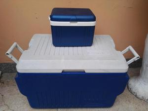 Dos Cooler Rubbermaid 50lts