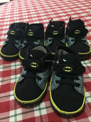 Hermosas Zapatillas Batman para Bebés