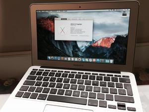 Laptop Apple MacBook Air 11''. Procesador 1.6 GHz Intel Core